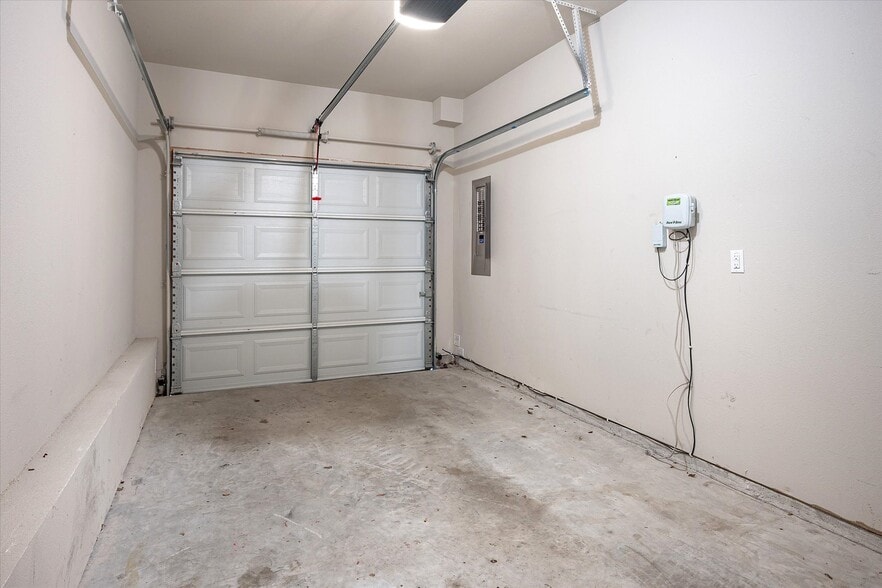 More Photos Of 101 Springtree St, Denton Apartments For Sale