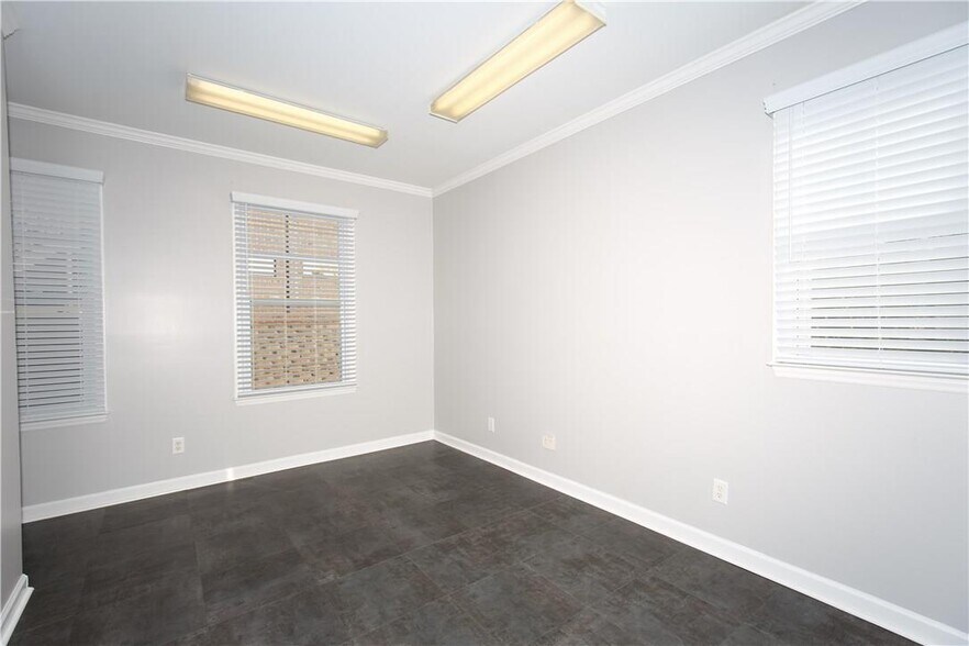 More Photos Of 1365 Westgate Center Dr, Winston-Salem Medical For Lease