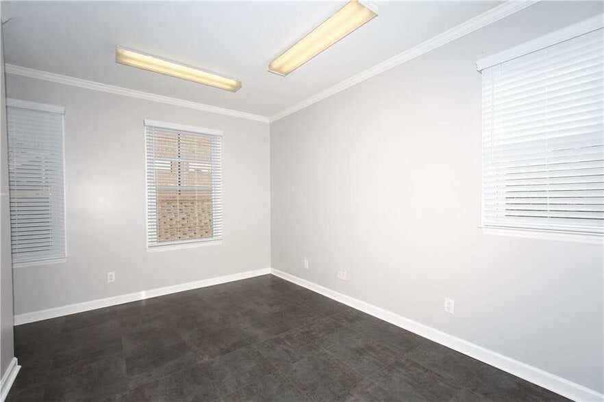 More Photos Of 1365 Westgate Center Dr, Winston-Salem Medical For Lease