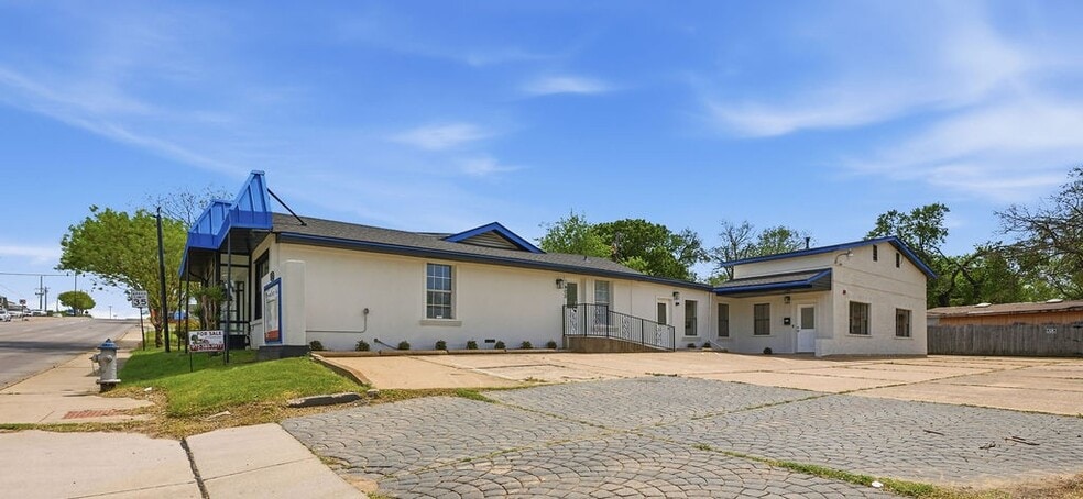 More Photos Of 1400 E Belt Line Rd, Carrollton Freestanding For Sale