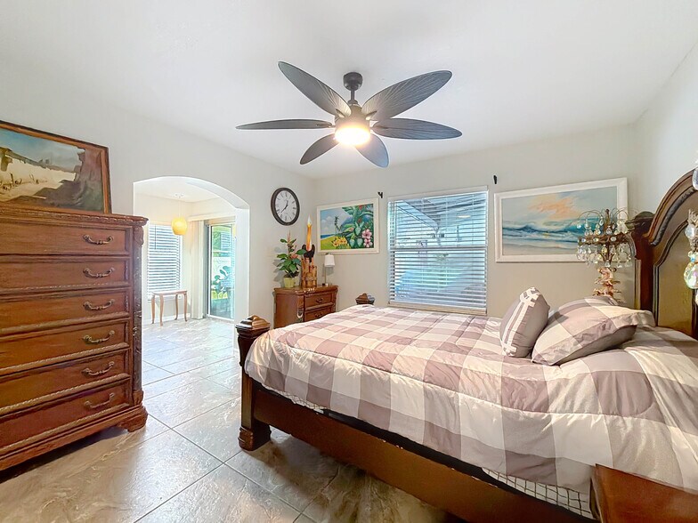 More Photos Of 421 NW 14th Pl, Crystal River Apartments For Sale