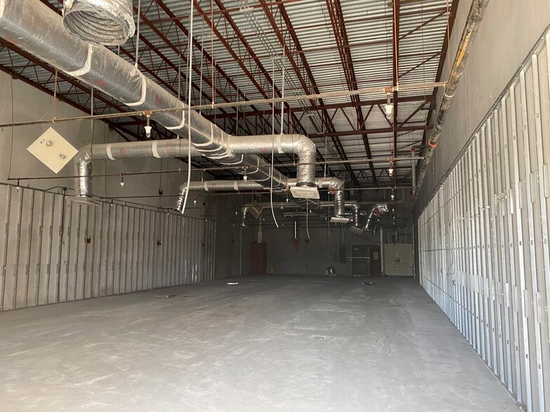 More Photos Of 10045 S US Highway 1, Port Saint Lucie General Retail For Lease
