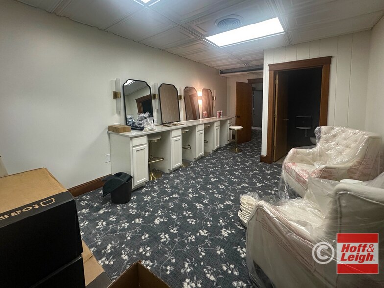 More Photos Of 2128 Front St, Cuyahoga Falls Storefront Retail Office For Sale