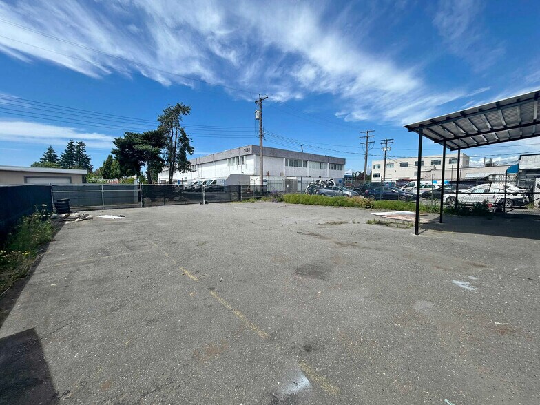 More Photos Of 7123 Curragh Av, Burnaby Light Manufacturing For Sale