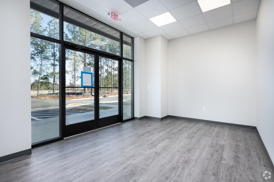 More Photos Of 717 Brigham Rd, Greensboro Flex For Lease