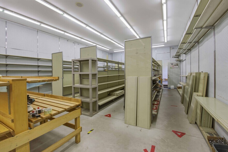 More Photos Of 7024 Hwy 6, Tobermory Storefront Retail Residential For Sale