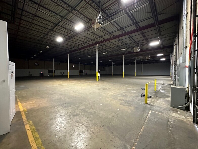 More Photos Of 4286-4362 Delp St, Memphis Warehouse For Lease