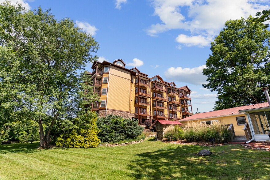 More Photos Of 527 River Place Way, Sevierville Specialty For Sale
