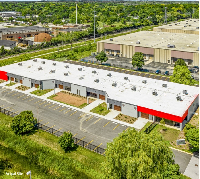 More Photos Of 8949 N Deerbrook Trl, Brown Deer Light Distribution For Sale