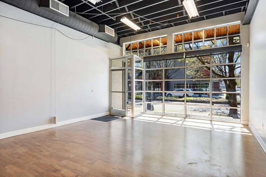 More Photos Of 600 NW Naito Pkwy, Portland General Retail For Sale