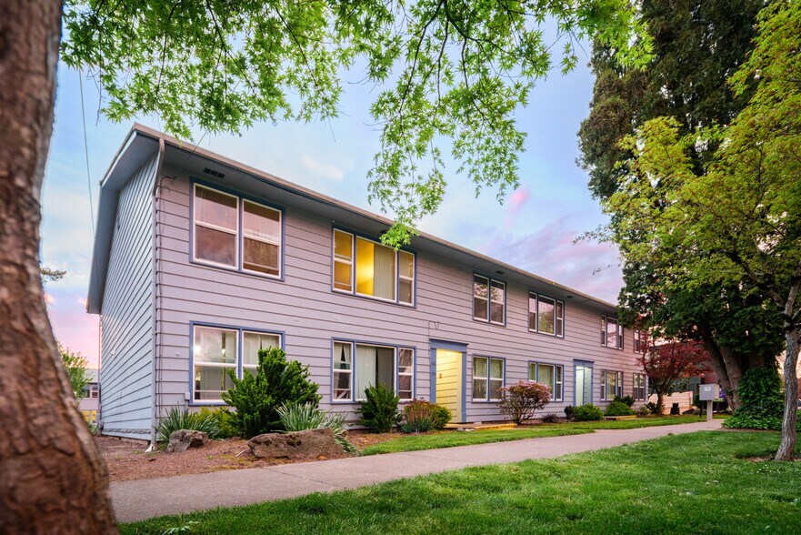 More Photos Of 302 Monmouth Ave S, Monmouth Apartments For Sale