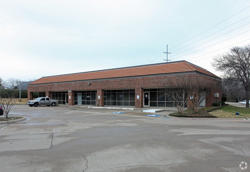 625 W Centerville Rd, Garland, TX 75041 For Lease