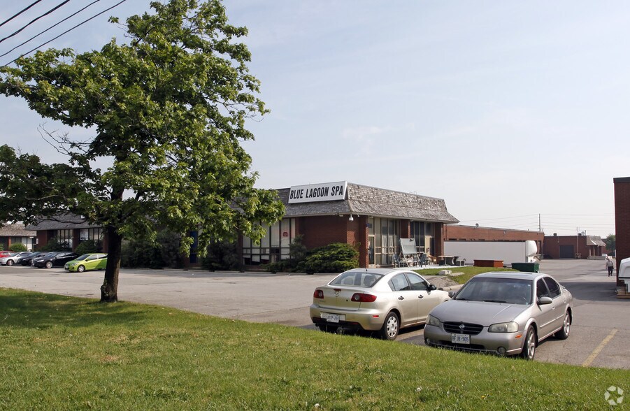 More Photos Of 1616 Matheson Blvd, Mississauga Manufacturing For Lease