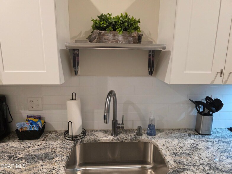More Photos Of 800 Park Ave, Grand Lake Multifamily For Sale