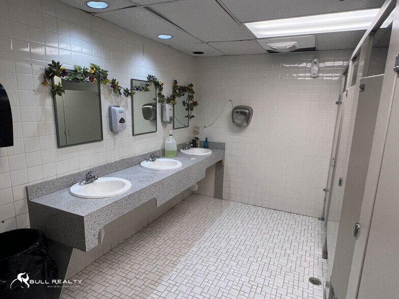 More Photos Of 4854 Old National Hwy, College Park Office For Lease