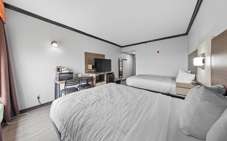 More Photos Of 901 Padre Blvd, South Padre Island Hotel For Sale