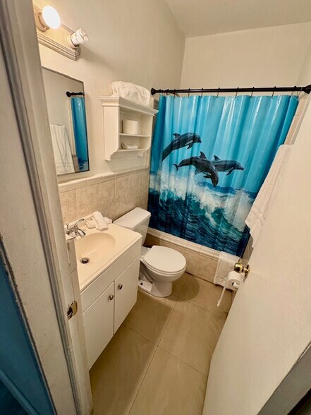 More Photos Of 308 Monroe St, Hollywood Hotel For Sale