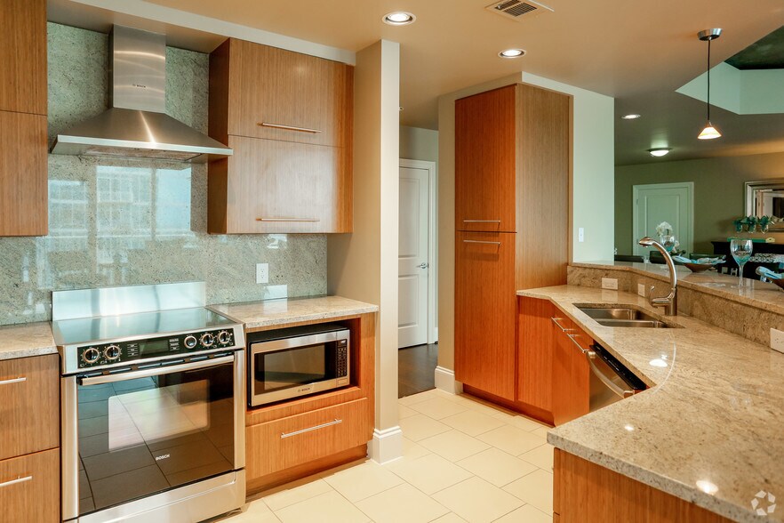 More Photos Of 5927 Almeda Rd, Houston Apartments For Lease