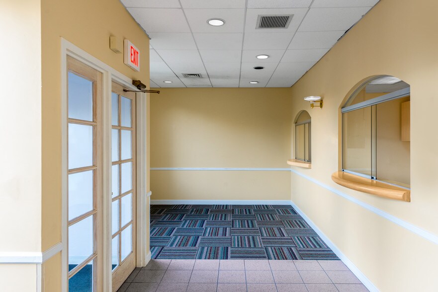 More Photos Of 2168 Diamond Hill Rd, Woonsocket Unknown For Lease