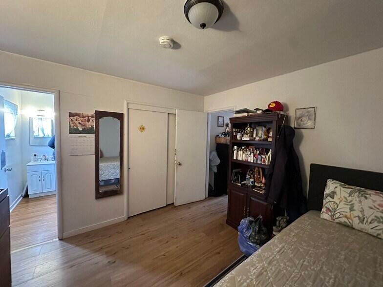 More Photos Of 2550 35th Ave, Oakland Apartments For Sale