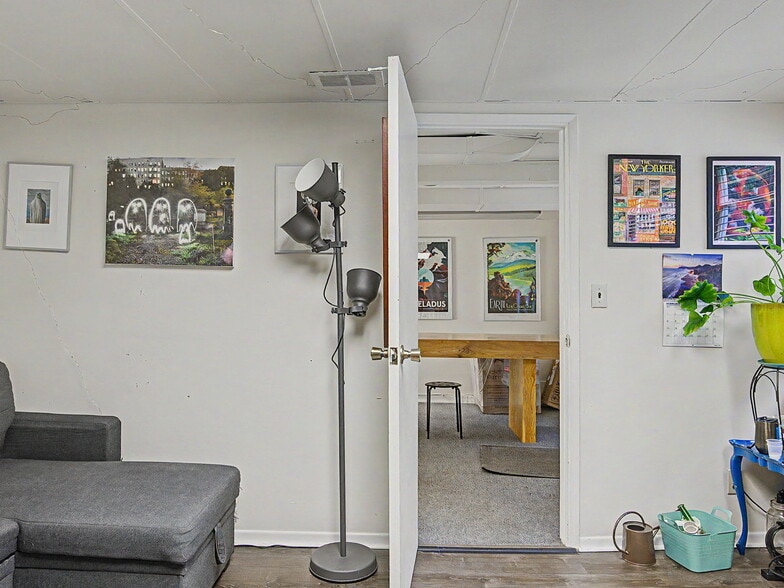 More Photos Of 10423 SE 23RD Ave, Portland Medical For Sale