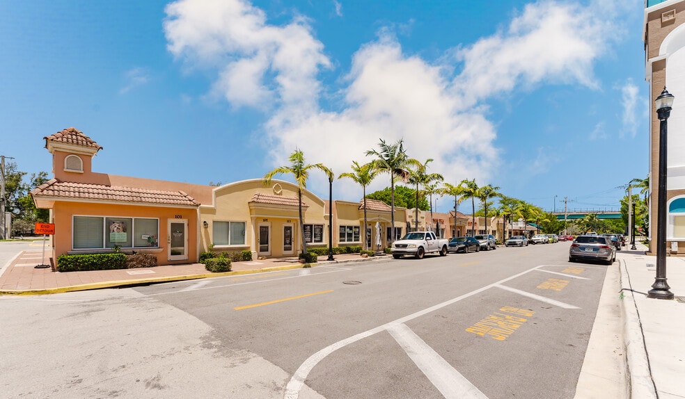 More Photos Of 101-161 NE 2nd Ave, Deerfield Beach Unknown For Lease