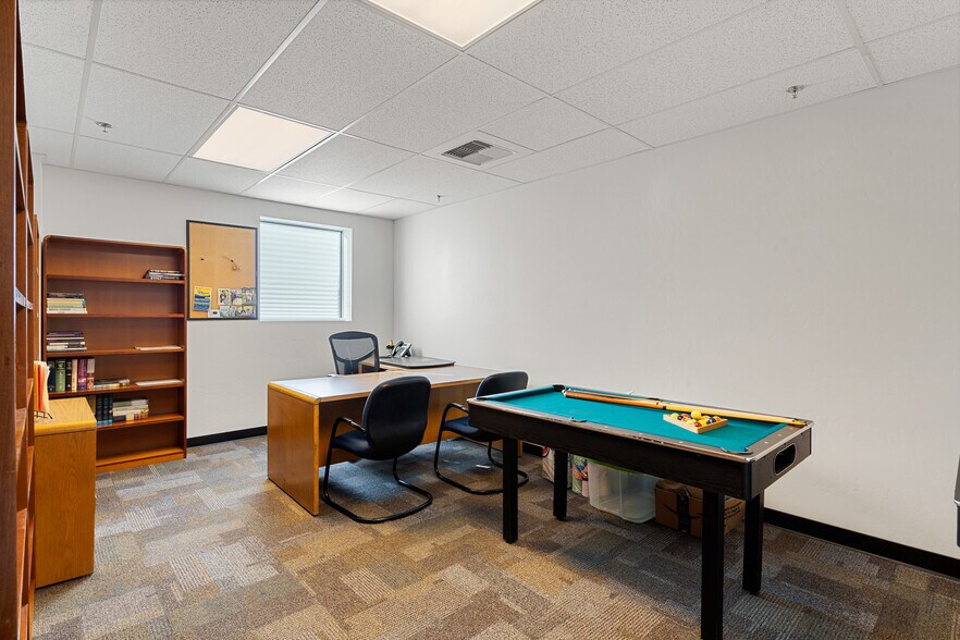 More Photos Of 5207 Young St, Bakersfield Industrial For Sale