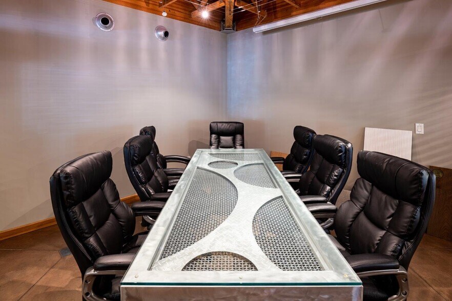 More Photos Of 7201 N Dreamy Draw Dr, Phoenix Loft Creative Space For Lease