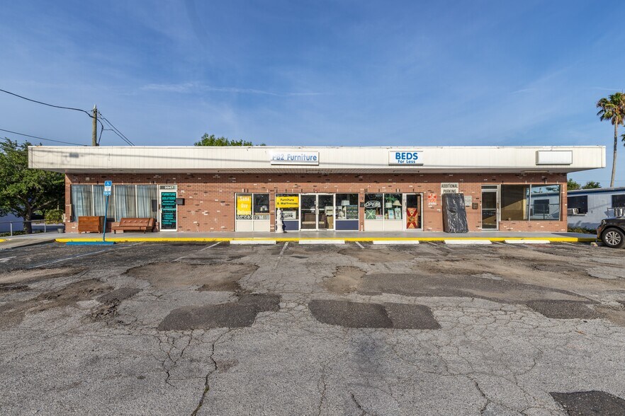 Primary Photo Of 9931-9947 Seminole Blvd, Seminole General Retail For Sale