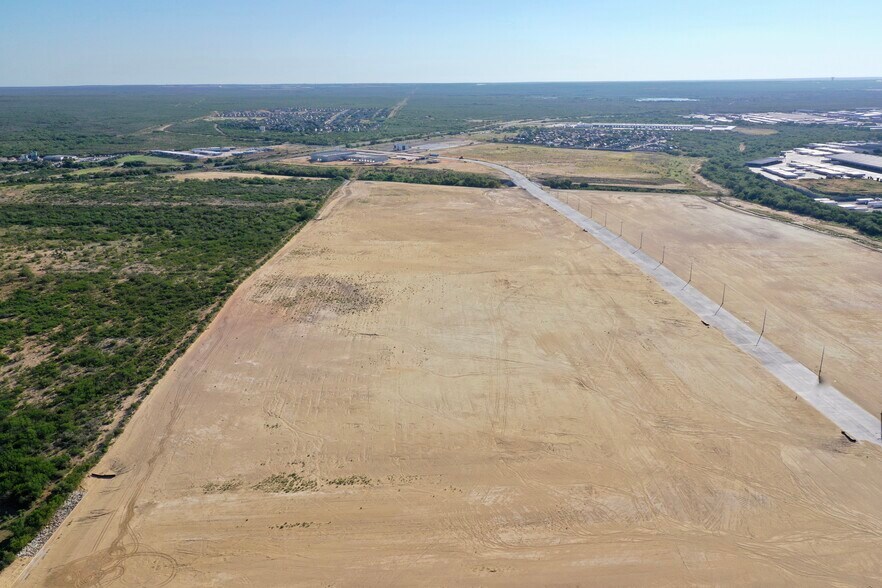 More Photos Of 302 Blue Ridge Pky, Laredo Industrial For Lease