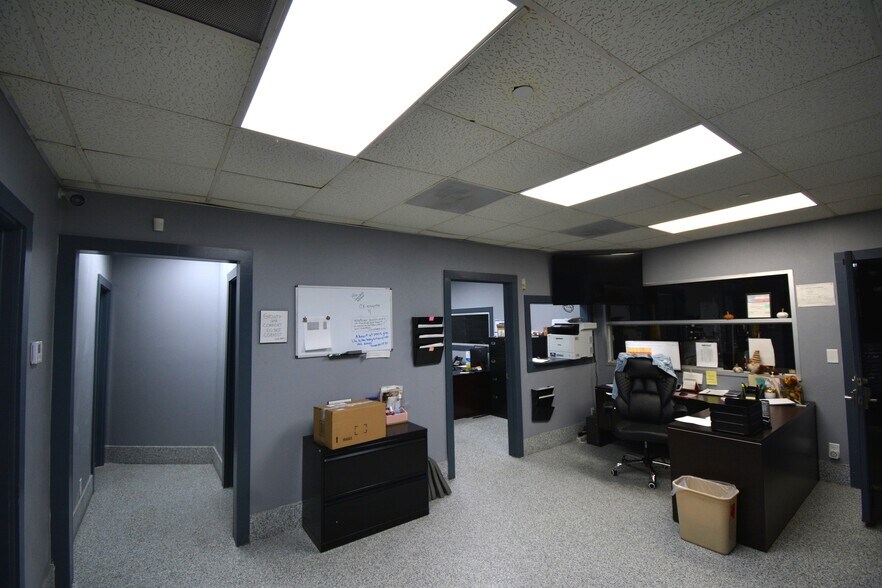 More Photos Of 8400 Sovereign Row, Dallas Distribution For Sale