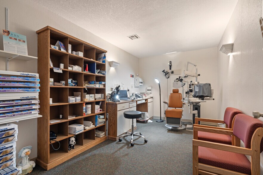 More Photos Of 715 12th Ave NW, Ardmore Medical For Sale