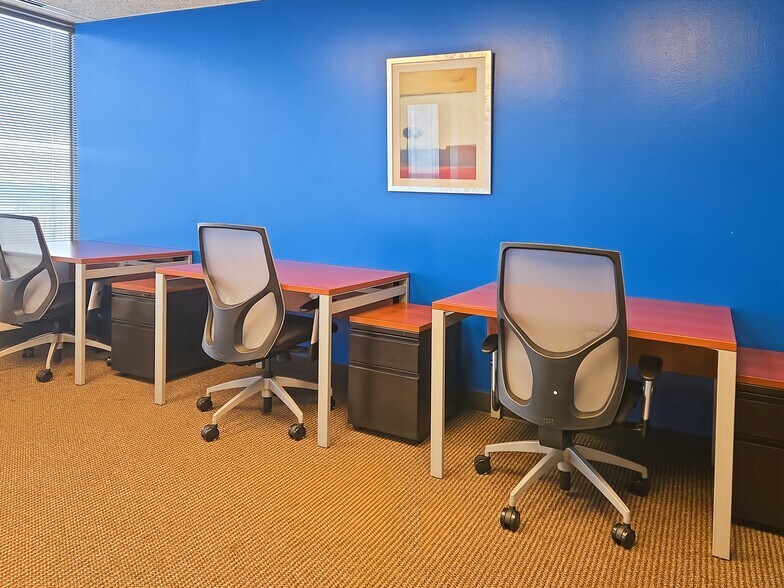 More Photos Of 363 N Sam Houston Pky E, Houston Coworking Space