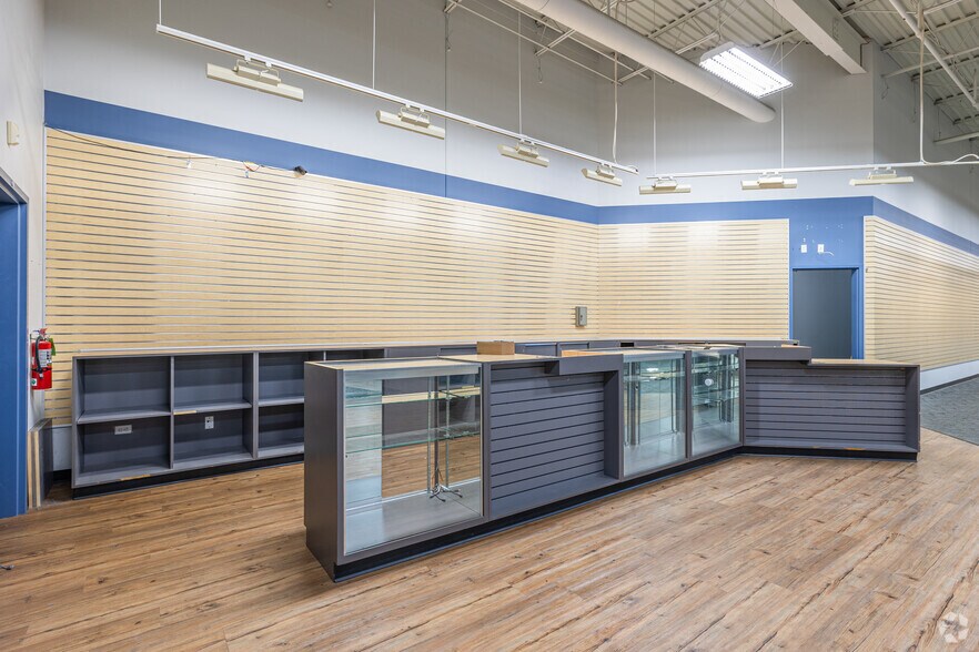 More Photos Of 3301 W Main St, Norman Unknown For Sale