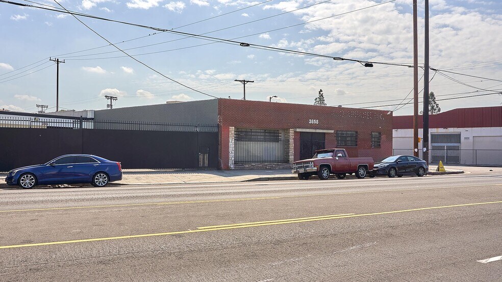 More Photos Of 3858 Broadway Pl, Los Angeles Warehouse For Lease