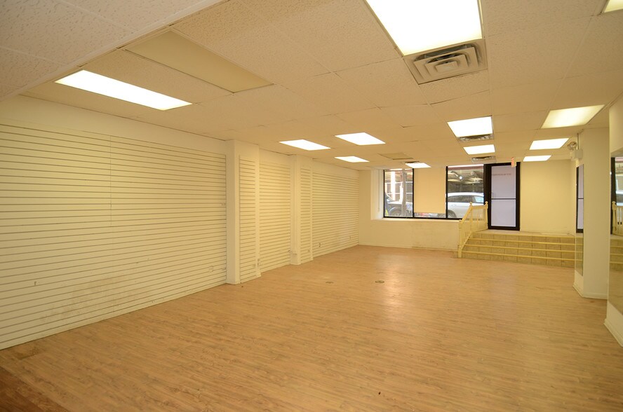More Photos Of 507 W Diversey Pky, Chicago General Retail For Lease