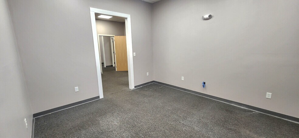 More Photos Of 464 Bremen St, East Boston Freestanding For Lease