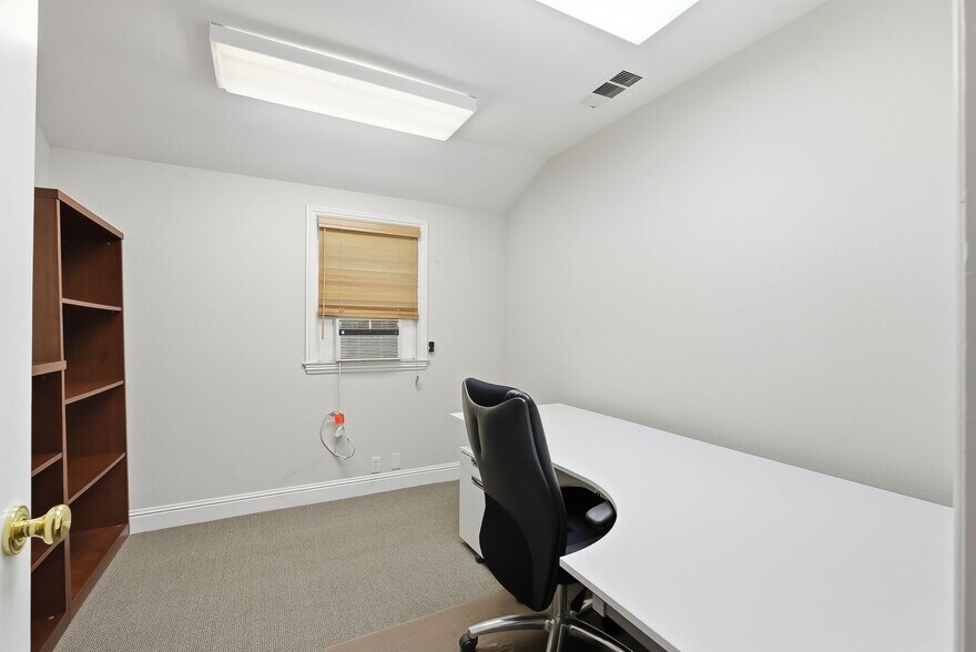 More Photos Of 29 Hawthorne Ave, Los Altos Office For Lease