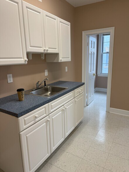 More Photos Of 32 Elm St, New Haven Office Residential For Lease