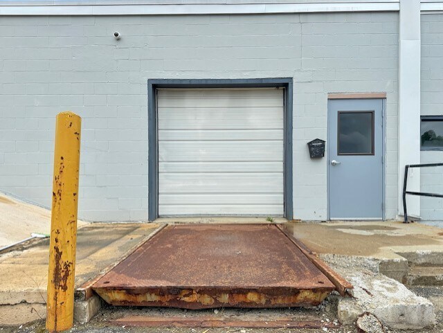 More Photos Of 22 Graf Rd, Newburyport Warehouse For Lease