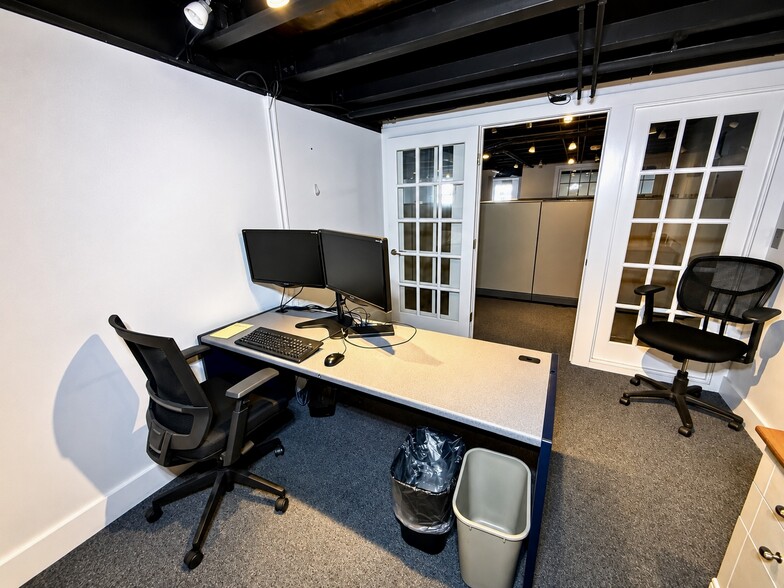 More Photos Of 102 Washington St, Manlius Office For Sale