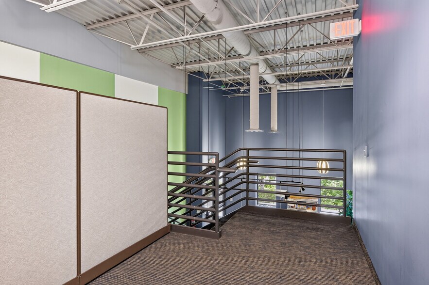 More Photos Of 521-563 Phalen Blvd, Saint Paul Coworking Space