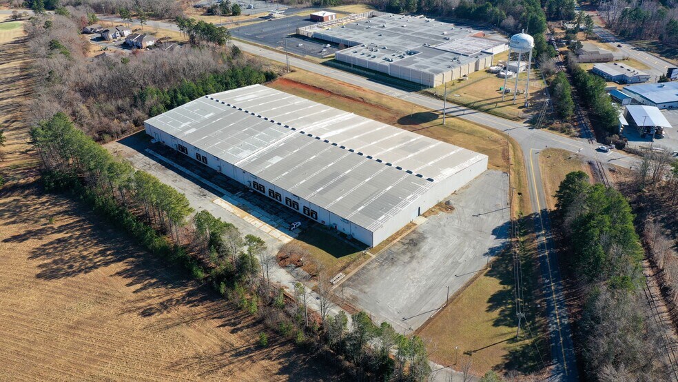 More Photos Of 50 Iron Gate Rd, Clarksville Manufacturing For Lease