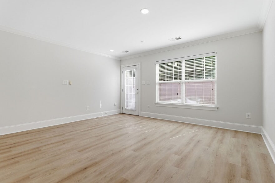 More Photos Of 5306-5320 Park Rd, Charlotte Apartments For Sale