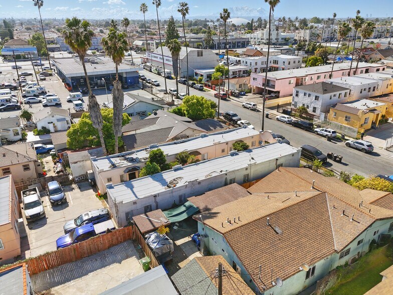 More Photos Of 924 W 82nd St, Los Angeles Apartments For Sale