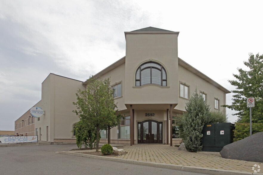 Primary Photo Of 2552 Bristol Cir, Oakville Warehouse For Lease