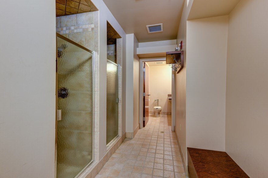 More Photos Of 607 Market St, Knoxville Office For Lease