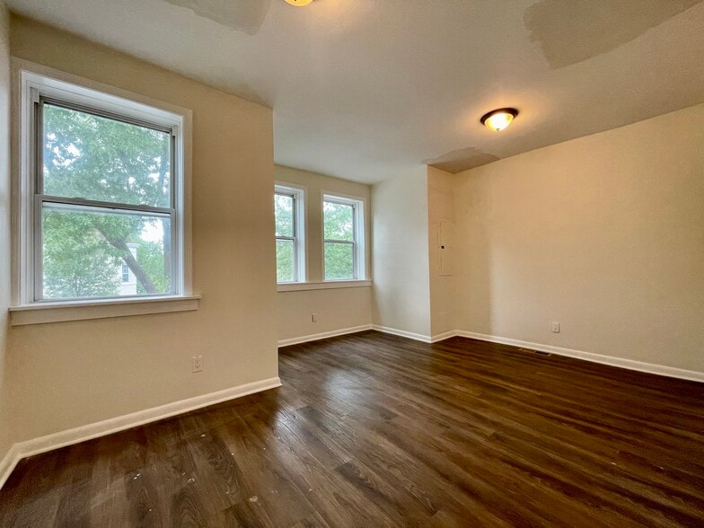 More Photos Of 1012 Florida Ave NE, Washington Office For Sale