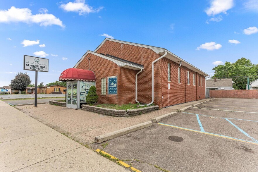 More Photos Of 17355 Allen Rd, Melvindale Freestanding For Sale