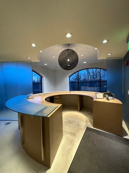More Photos Of 29110 Inkster Rd, Southfield Office For Lease